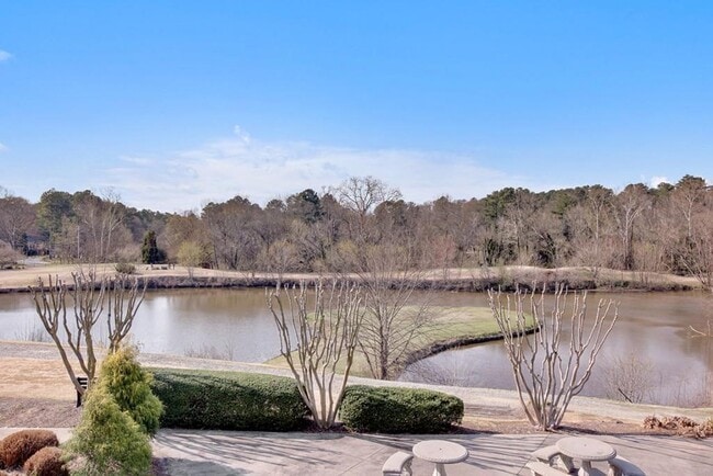 Building Photo - 150 Maribeau Square NW