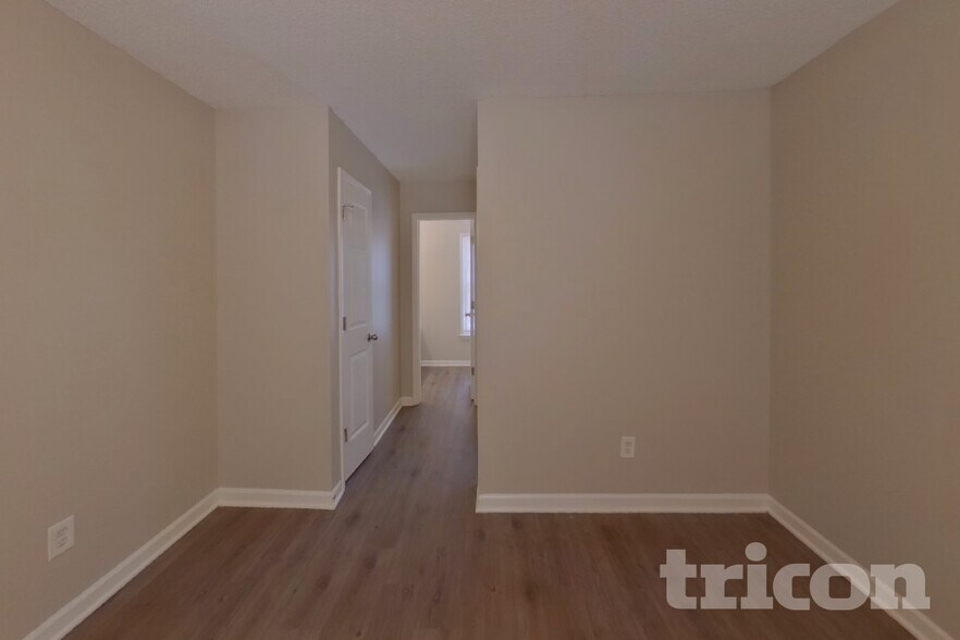 Building Photo - 216 Netherland Dr