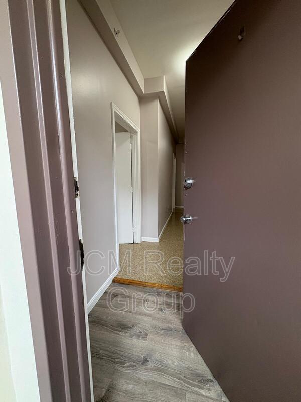 Building Photo - 32 Hartwell St