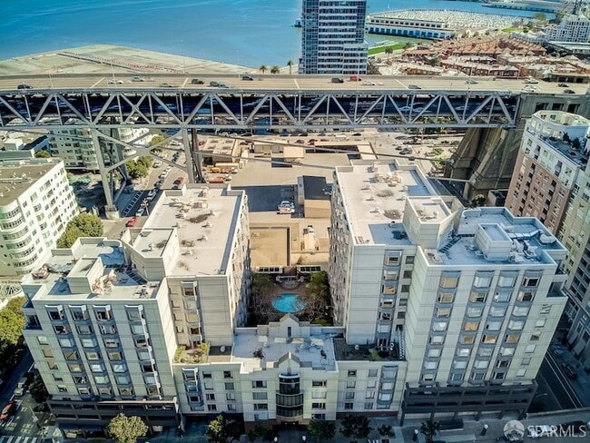 Building Photo - 201 Harrison St