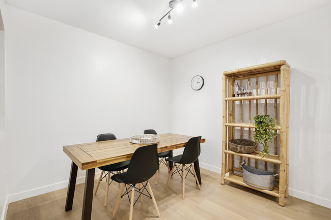 Dining Room - 1013 S Sunshine Ave