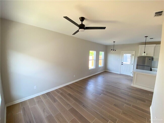 Building Photo - 3104 S Links Dr