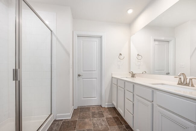 Building Photo - 8604 Caruthers Dr