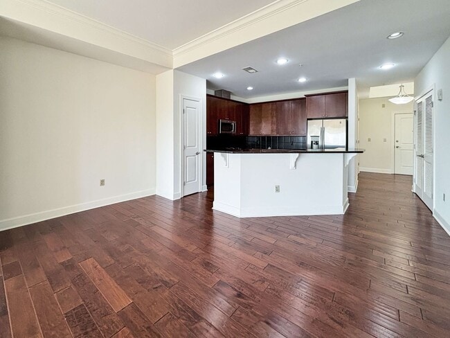 Building Photo - A 2 BR Lifestyle of Luxury at One Vinings Mountain!