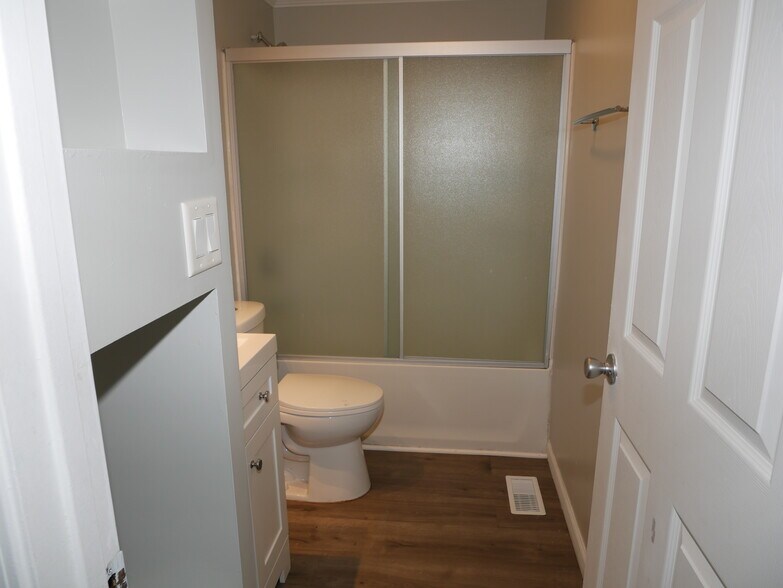 Building Photo - 8945 Mariposa Dr