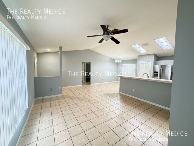 Building Photo - 16195 SW 50th Terrace Rd