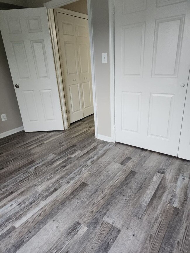 Building Photo - 1615 Olive St NE