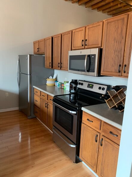 Building Photo - 141 N Water St