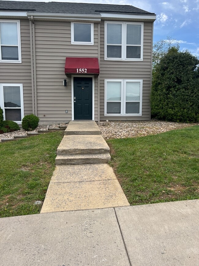 Building Photo - 1552 Devon Ln