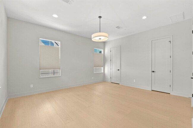 Building Photo - 1247 Peden St