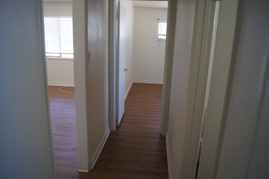 Building Photo - 313 Paul Ave