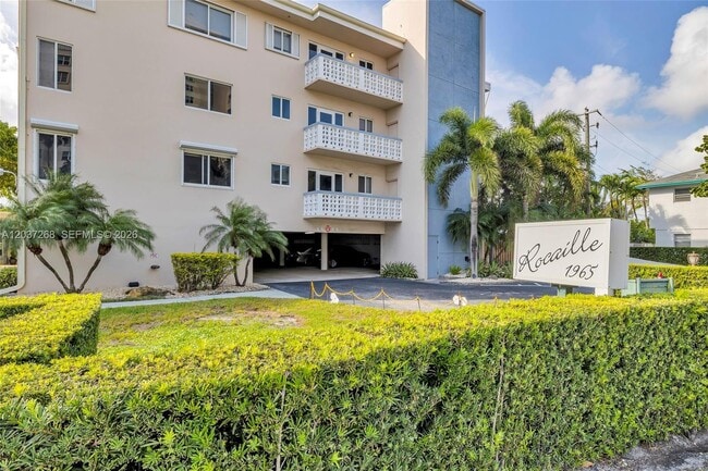 Building Photo - 1965 S Ocean Blvd