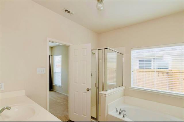 Building Photo - 9717 Hedge Bell Dr