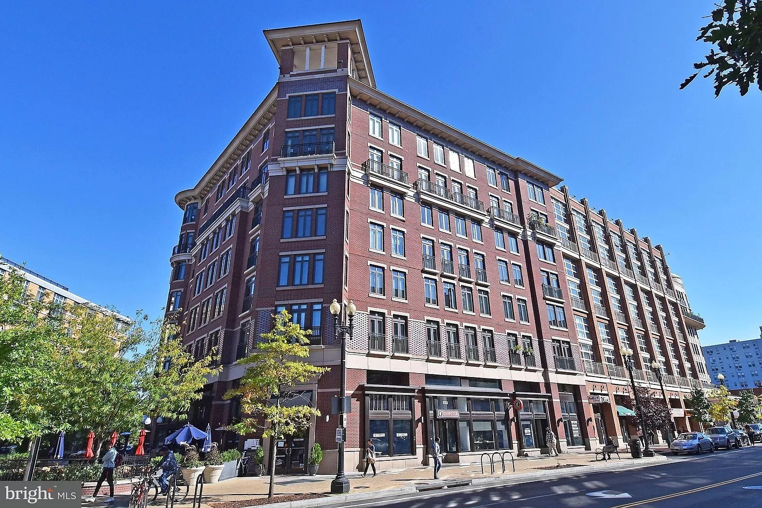 Building Photo - 1390 Kenyon St NW
