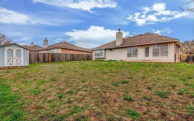 Building Photo - 702 Thrush Dr