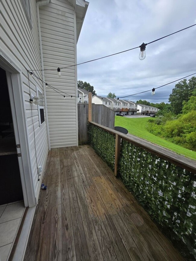 Building Photo - Spacious 2-Bedroom Townhome – Private Deck...