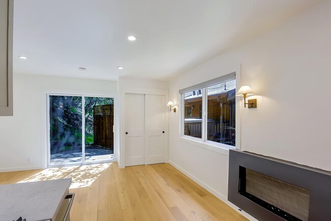 Building Photo - 112 Cypress Dr