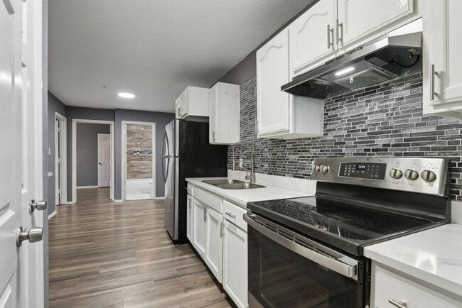 Interior Photo - Hein Tulip Apartments