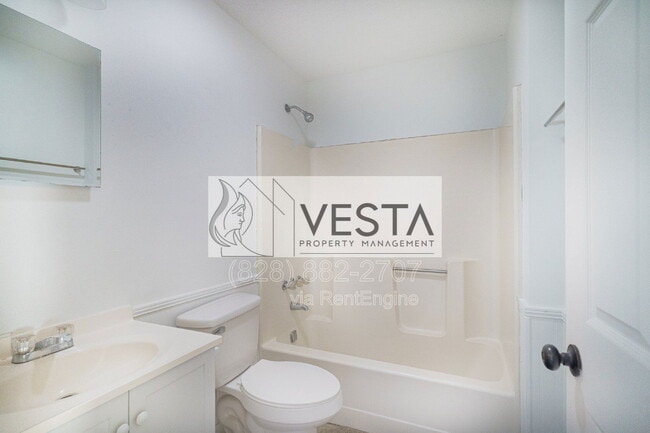 Building Photo - 130 Reems Creek Rd