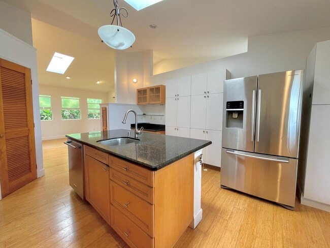 Building Photo - Ahuimanu - Kaneohe - 4 bedrooms, 2.5 bathrooms