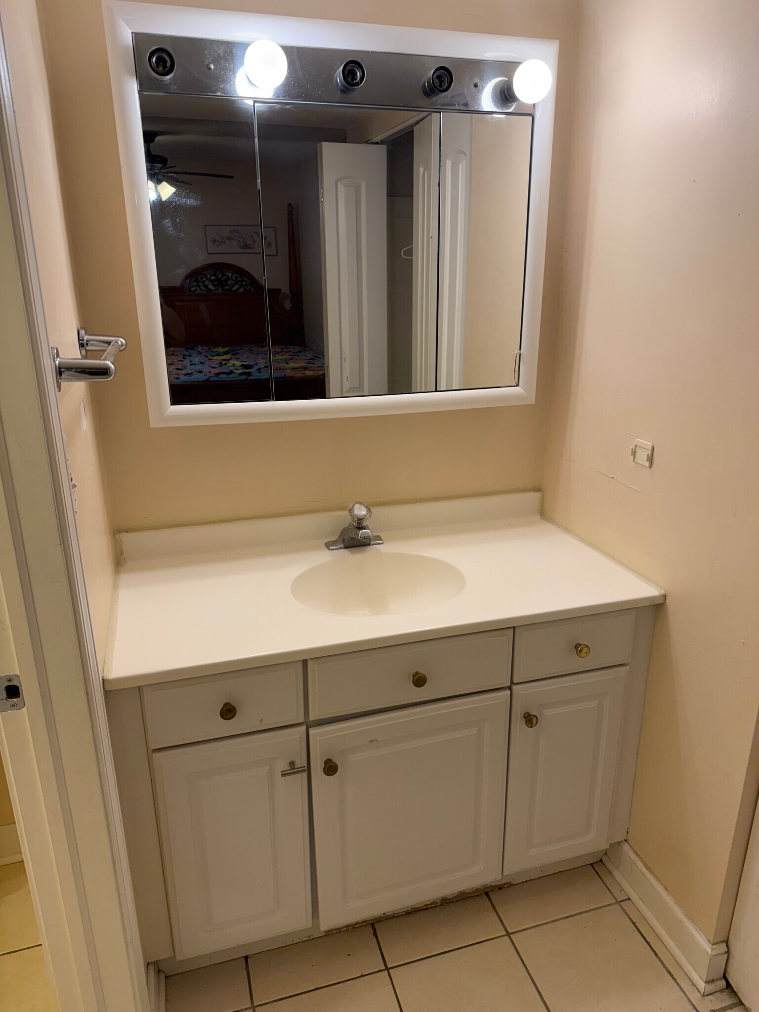 Building Photo - 1908 Kenilworth Cir