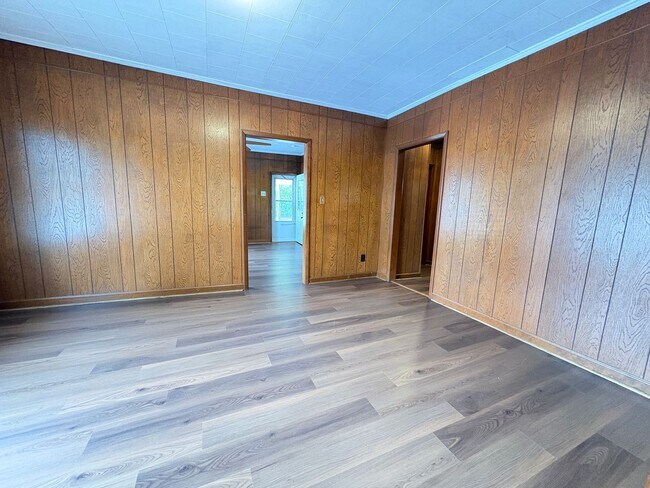 Building Photo - 507 Irene St