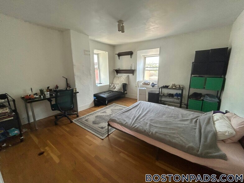 Building Photo - 6 Sewall St