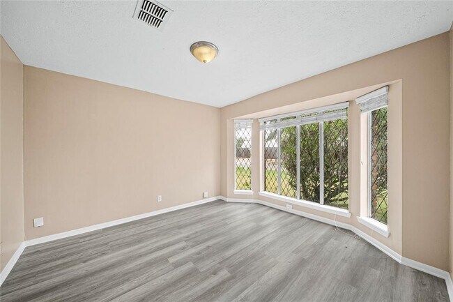 Building Photo - 206 Houghton Rd