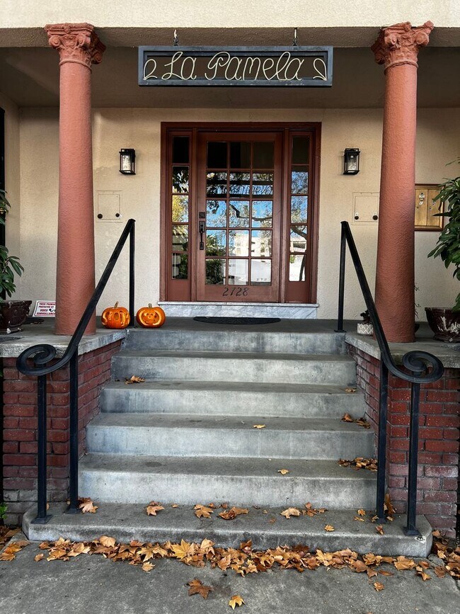 Building Photo - Charming one-bed, one-bath apartment in Midtown