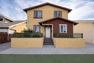 Building Photo - 1440 E 42nd St