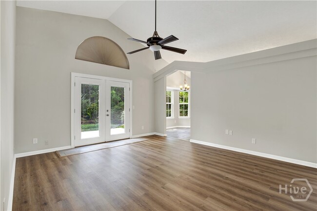 Building Photo - 900 Osprey Dr