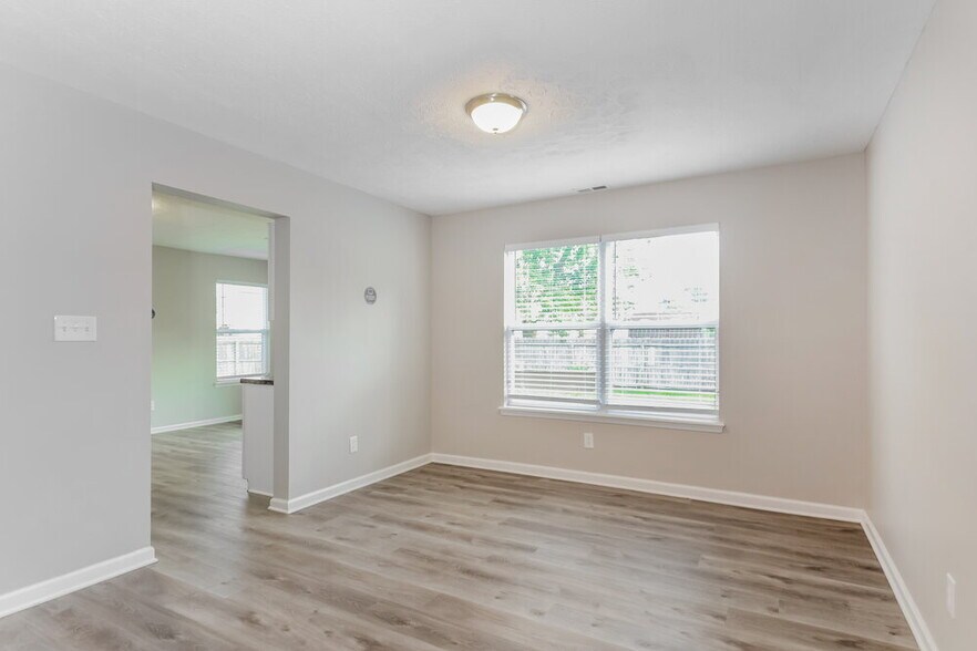 Building Photo - 56 Knoll Ln