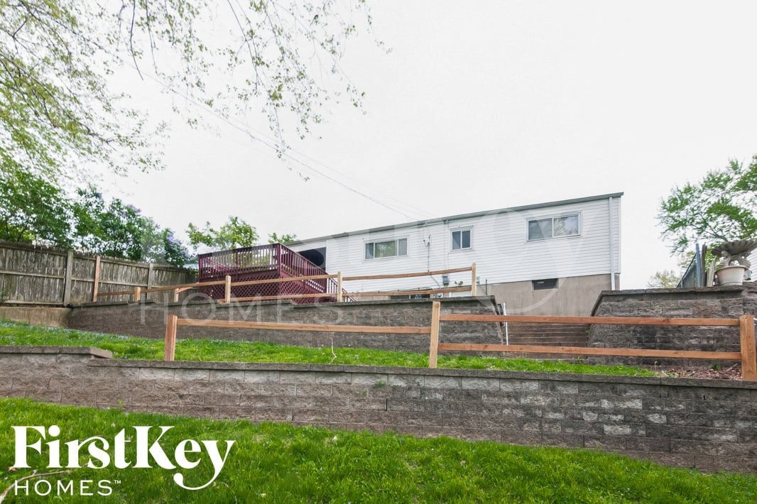 Building Photo - 5180 Carey Ln