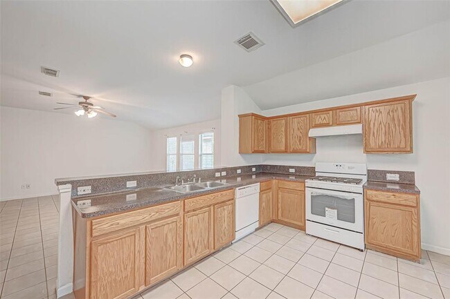 Building Photo - 5815 Plantation Crest Dr