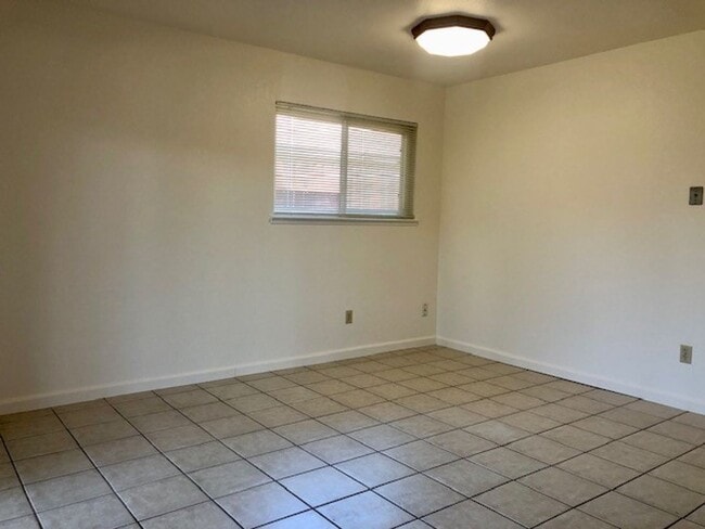 Building Photo - 7521 Blackthorne Way
