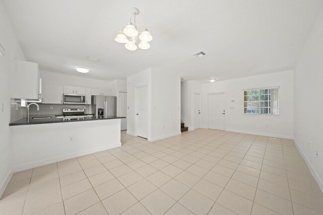 Building Photo - Cutler Bay Townhouse