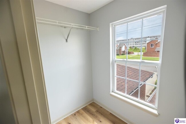 Building Photo - 101 Poplar Cir