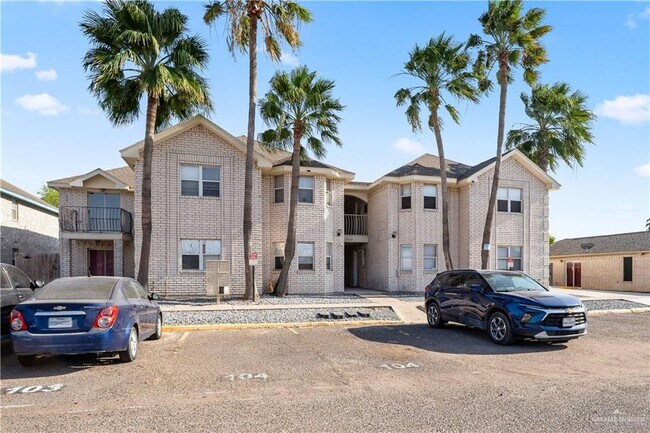 Building Photo - 16 Oasis Dr