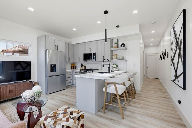 Building Photo - 426-426 Arbor Dr