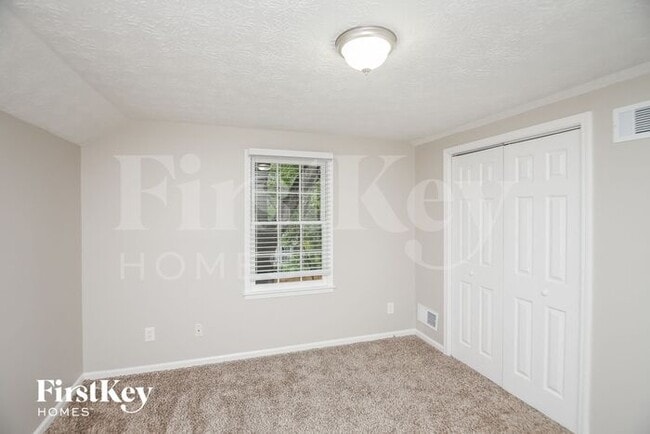 Building Photo - 1593 Pine Shadows Dr