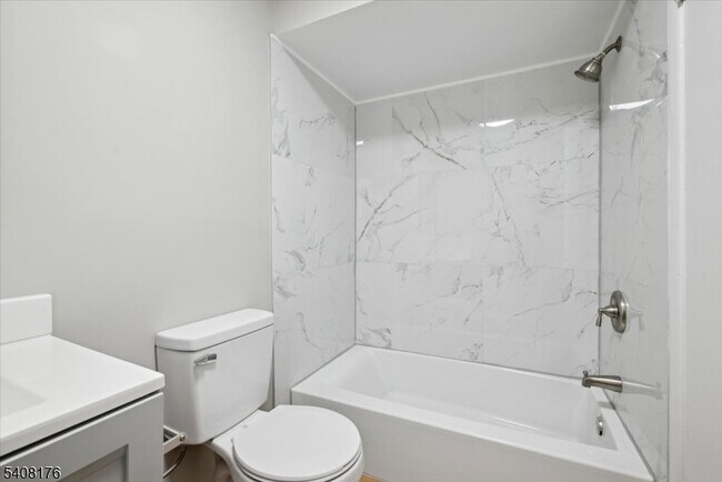 Building Photo - 911 Merritt Dr