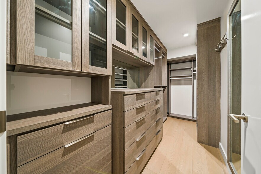 Building Photo - 888 W E St