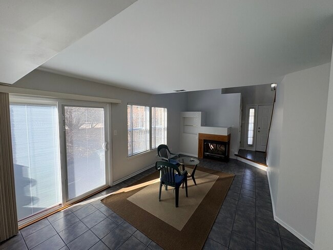 Building Photo - 647 Beaver Ct