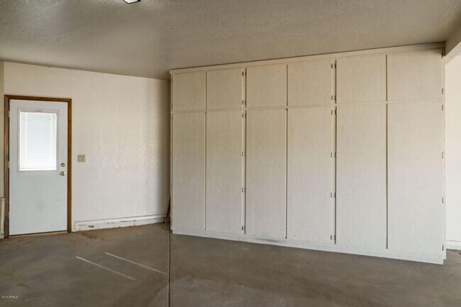 Building Photo - Beautiful 5 bed/4 bath + Den in Desirable Paradise Valley