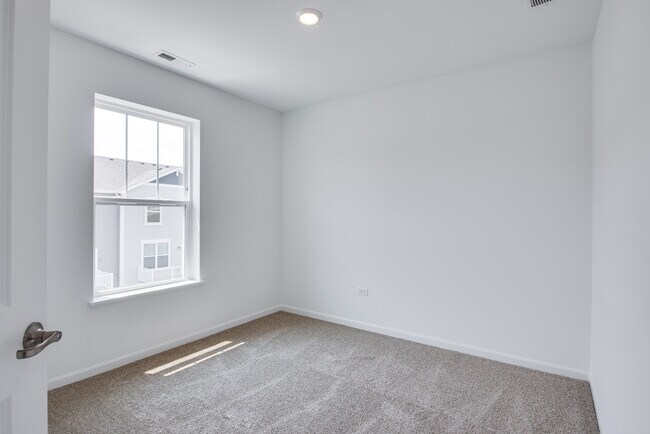 Building Photo - 25750 W Yorkshire Dr