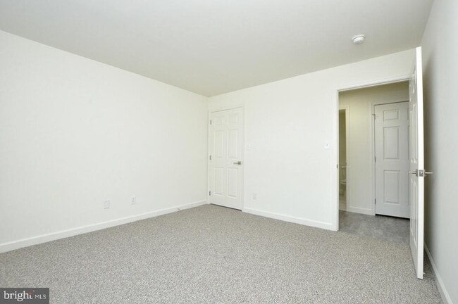 Building Photo - 137 Roosevelt Blvd