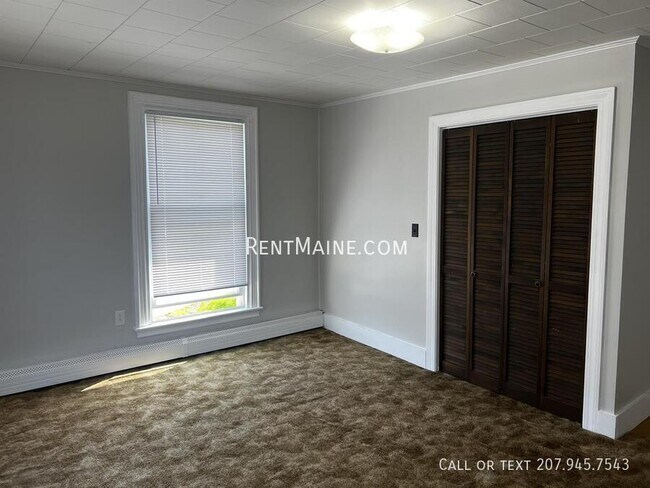 Building Photo - 445 Main St