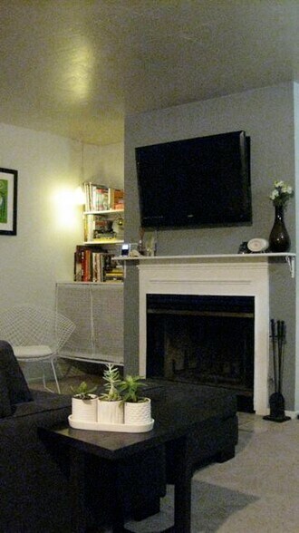 Building Photo - 1441 Lincoln Ave