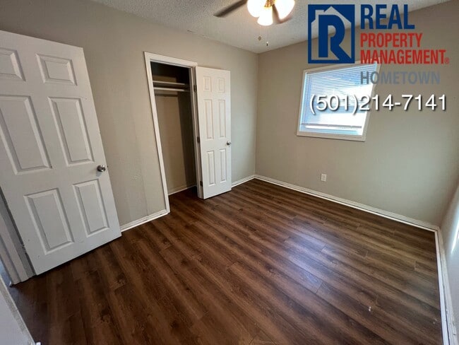 Building Photo - 300 N Bailey-
