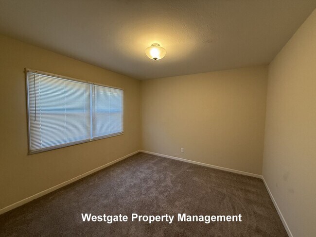 Building Photo - 650 Liberty Rd